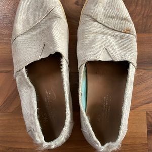 Toms women’s size 8 flats